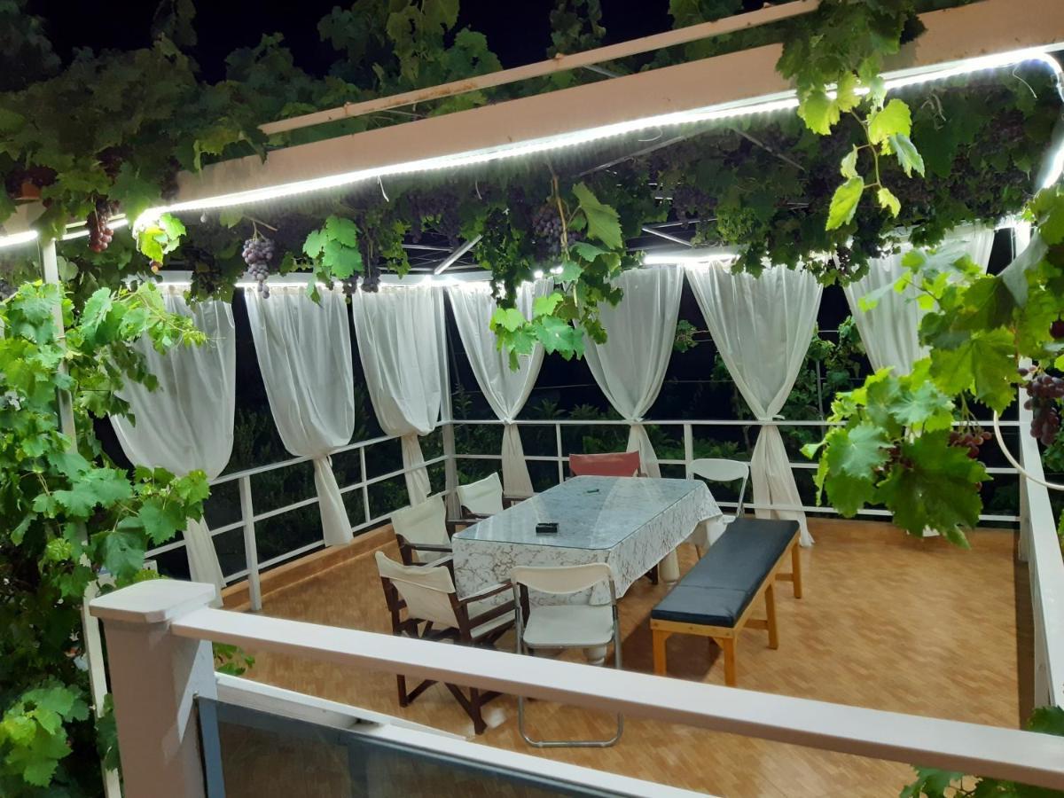 Collaku Apartment's *