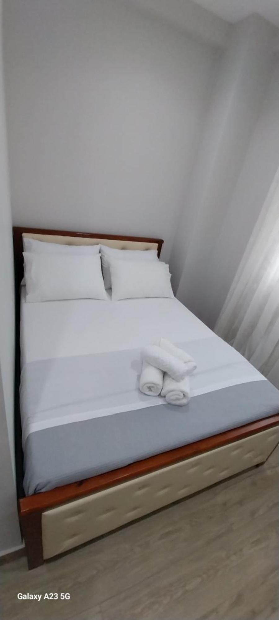 Collaku Apartment's